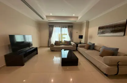 Apartment - 1 Bedroom - 2 Bathrooms for rent in West Porto Drive - Porto Arabia - The Pearl Island - Doha