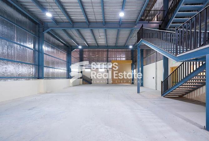 Warehouse - Studio - 6 Bathrooms for rent in East Industrial Street - Birkat Al Awamer - Al Wakra