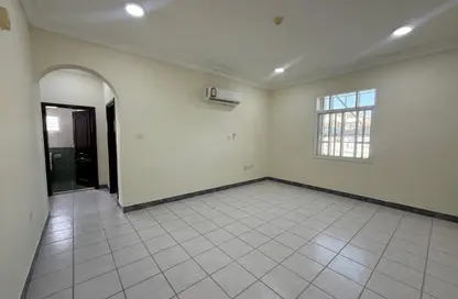 Apartment - 2 Bedrooms - 2 Bathrooms for rent in Tadmur Street - Old Airport Road - Doha