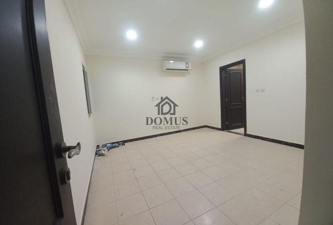 990873 - Property Image 3