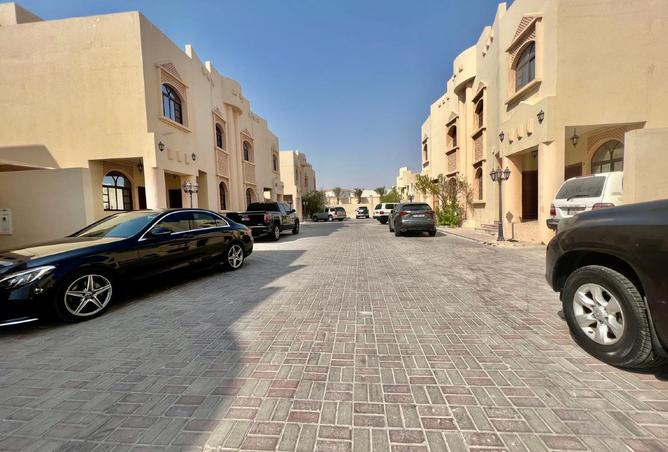 943574 - Property Image 2