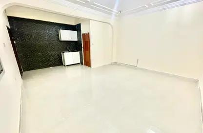 Apartment - Studio - 1 Bathroom for rent in Muaither Area - Al Rayyan - Doha