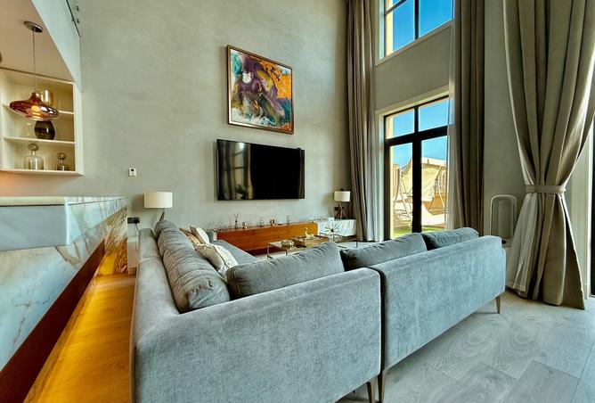 963031 - Property Image 2