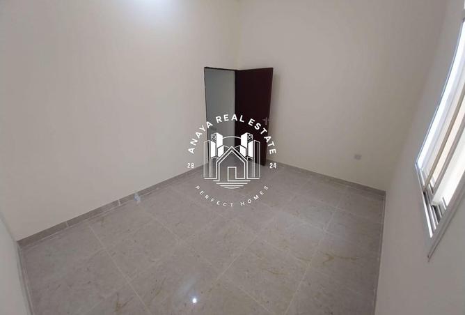 957128 - Property Image 2