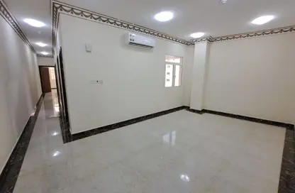 Apartment - 2 Bedrooms - 2 Bathrooms for rent in Al Mansoura - Al Mansoura - Doha