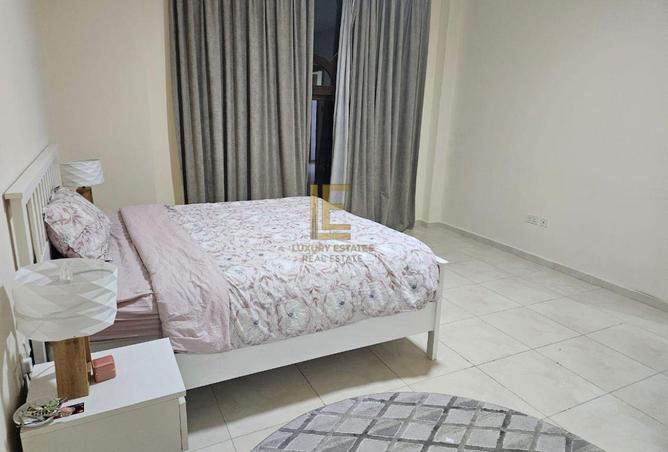 982331 - Property Image 2