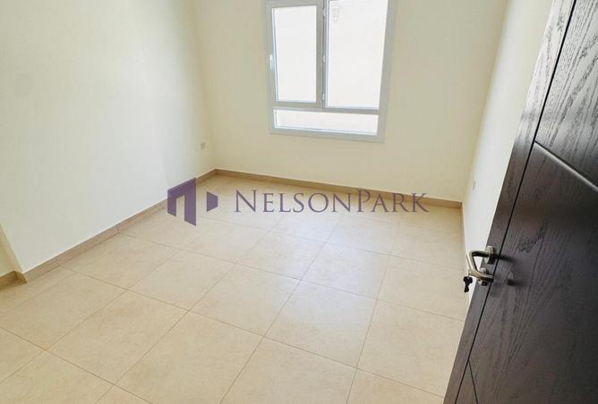 932589 - Property Image 2