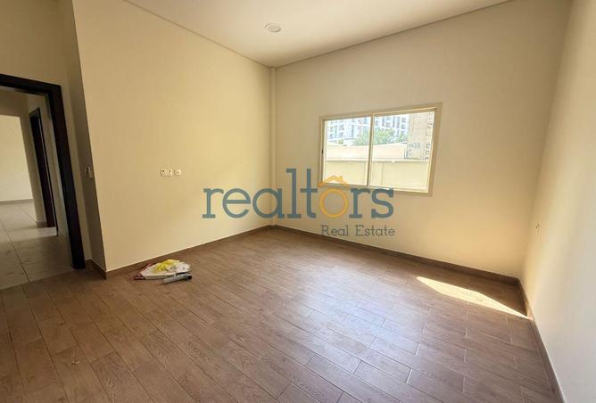 954857 - Property Image 2