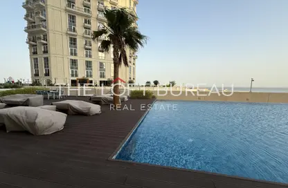 Apartment - 3 Bedrooms - 4 Bathrooms for rent in The Garden - Floresta Gardens - The Pearl Island - Doha