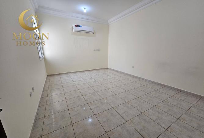 982369 - Property Image 3