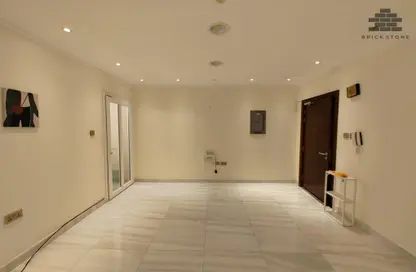 Apartment - 2 Bedrooms - 2 Bathrooms for rent in Al Mansoura - Al Mansoura - Doha