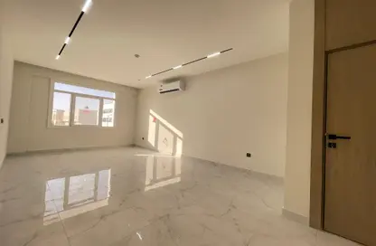 Apartment - 2 Bedrooms - 2 Bathrooms for rent in Al Messila - Al Messila - Doha