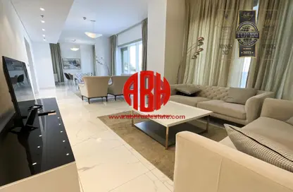Apartment - 3 Bedrooms - 3 Bathrooms for rent in West Bay Tower - West Bay - West Bay - Doha