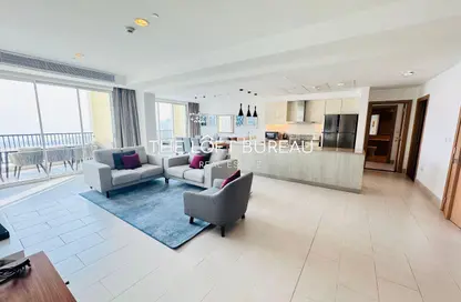 Apartment - 3 Bedrooms - 5 Bathrooms for rent in Viva West - Viva Bahriyah - The Pearl Island - Doha