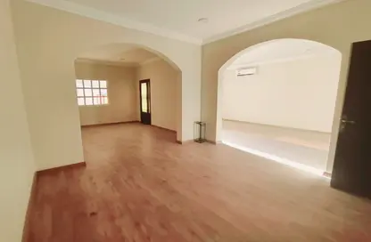 Apartment - 6 Bedrooms - 6 Bathrooms for rent in Wadi Al Shaheeniya Street - Ain Khaled - Doha