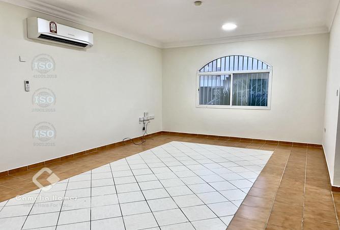 962131 - Property Image 2