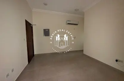 Apartment - 3 Bedrooms - 2 Bathrooms for rent in Bin Omran - Fereej Bin Omran - Doha