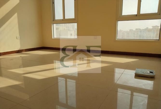 999956 - Property Image 2