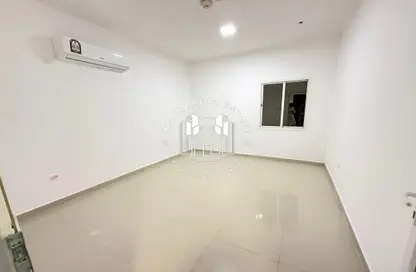 شقة - غرفة نوم - 1 حمام للايجار في عين خالد - الدوحة شقة - غرفة نوم - 1 حمام للايجار في عين خالد - الدوحة