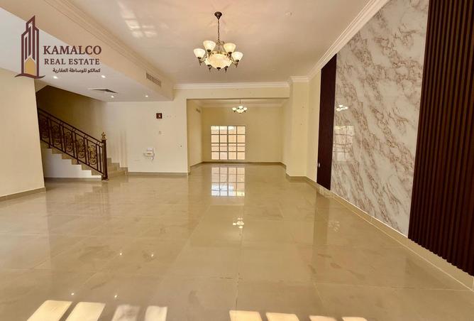 954737 - Property Image 2