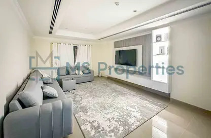 Apartment - 1 Bedroom - 2 Bathrooms for rent in East Porto Drive - Porto Arabia - The Pearl Island - Doha