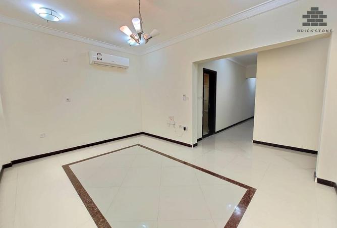 979648 - Property Image 2