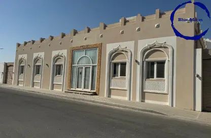 Villa - 3 Bedrooms - 5 Bathrooms for rent in Al Dafna - Al Dafna - Doha
