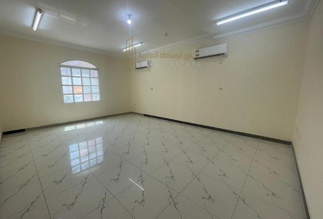 956747 - Property Image 3