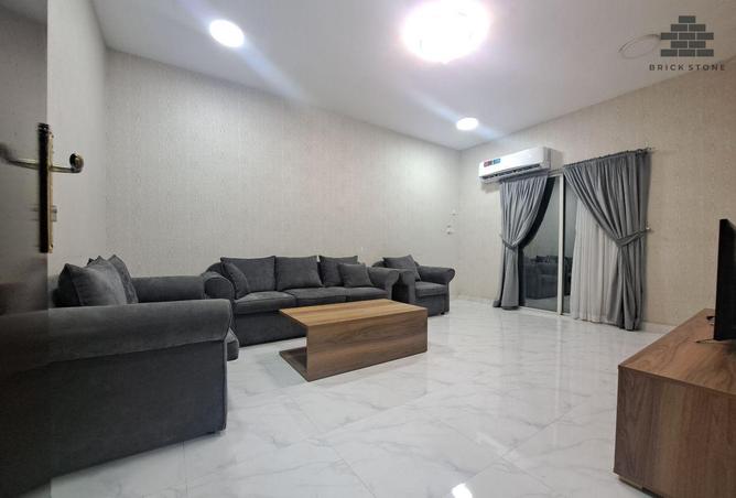 932823 - Property Image 2