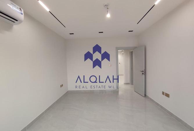 946695 - Property Image 3