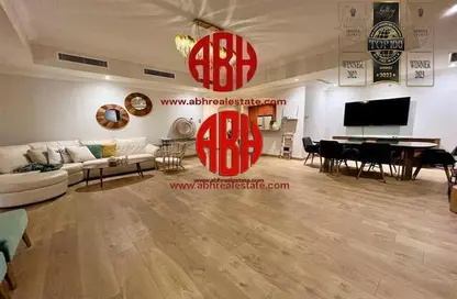 Apartment - 2 Bedrooms - 3 Bathrooms for sale in West Porto Drive - Porto Arabia - The Pearl Island - Doha