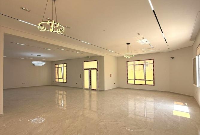 931998 - Property Image 2