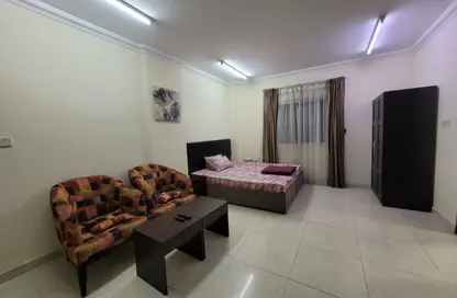 Apartment - Studio - 1 Bathroom for rent in Umm Ghuwalina - Umm Ghuwailina - Doha