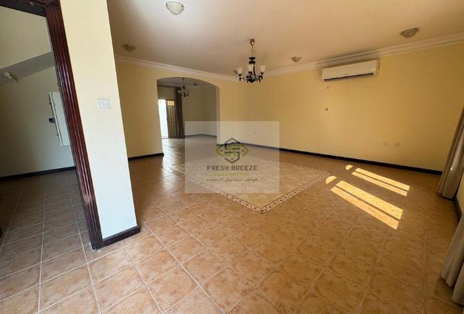 983602 - Property Image 3