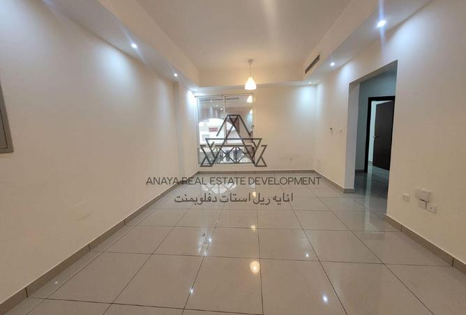 930105 - Property Image 2