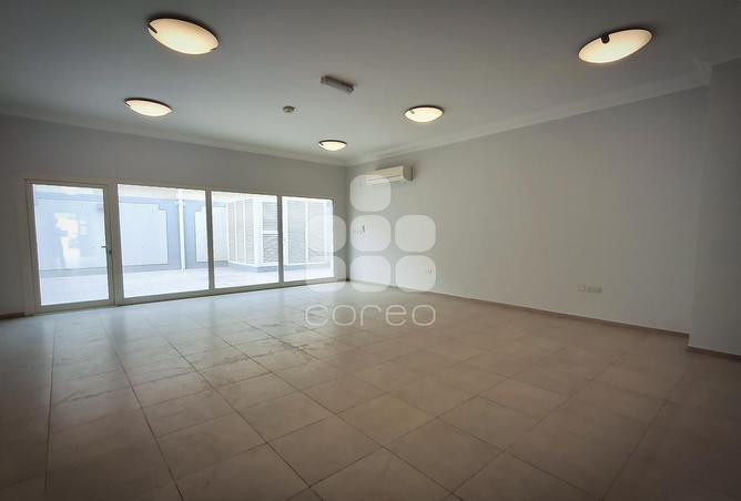 932365 - Property Image 3