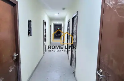 سكن عمال - استوديو - 8 حمامات للايجار في شارع الصناعية الشرقي - بركة العوامر - الوكرة