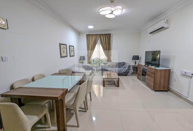 930067 - Property Image 3