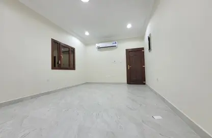 Apartment - 3 Bedrooms - 3 Bathrooms for rent in Muntazah 10 - Al Muntazah - Doha