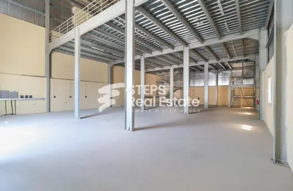 Warehouse - Studio - 1 Bathroom for rent in East Industrial Street - Birkat Al Awamer - Al Wakra