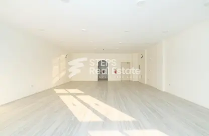 Office Space - Studio - 2 Bathrooms for rent in Osama Bin Zaid Street - Al Aziziyah - Doha