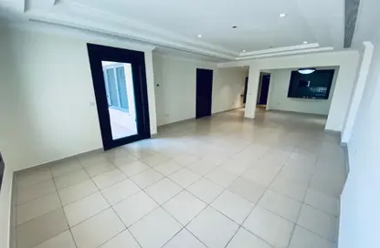 Apartment - 1 Bedroom - 2 Bathrooms for rent in West Porto Drive - Porto Arabia - The Pearl Island - Doha