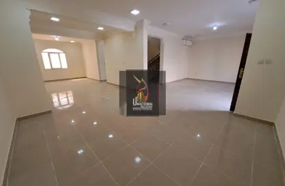 مجمع سكني - 4 غرف نوم - 4 حمامات للايجار في فلل عين خالد - عين خالد - الدوحة