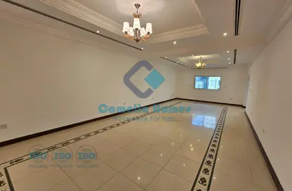 Compound - 3 Bedrooms - 3 Bathrooms for rent in Umm Al Seneem Street - Ain Khaled - Doha