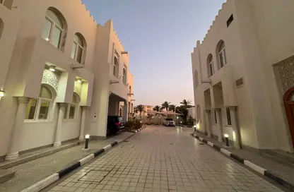 فيلا - 5 غرف نوم - 7 حمامات للايجار في فلل واست باي لاغون - وست باي لاجون - بحيرة وست لاجون - الدوحة