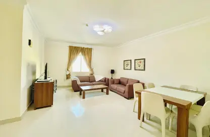Apartment - 2 Bedrooms - 2 Bathrooms for rent in Umm Ghuwailina 4 - Umm Ghuwailina - Doha