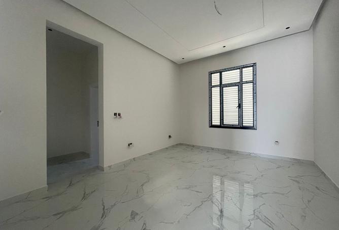 994292 - Property Image 3