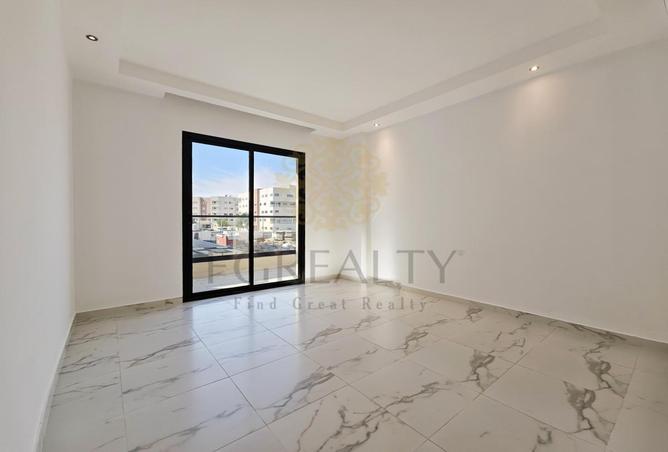 1004249 - Property Image 3