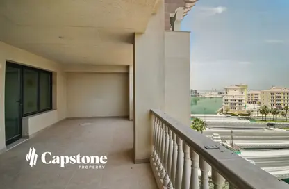 Apartment - 2 Bedrooms - 3 Bathrooms for rent in Tower 10 - Porto Arabia - The Pearl Island - Doha