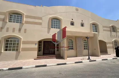 فيلا - 5 غرف نوم - 4 حمامات للايجار في فلل عين خالد - عين خالد - الدوحة